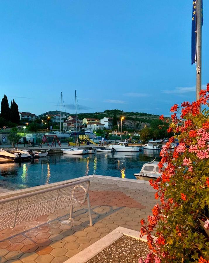 Apartment Remi, Penthouse With Balcony, Free Parking Marina Bagian luar foto