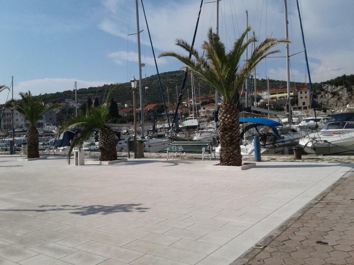Apartment Remi, Penthouse With Balcony, Free Parking Marina Bagian luar foto